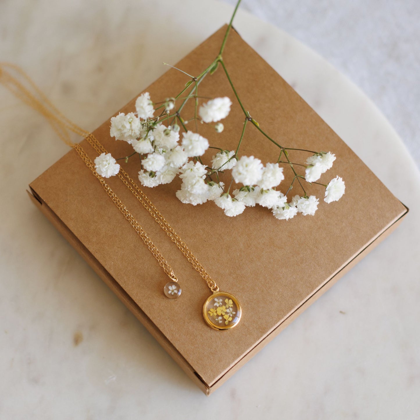 Scattered Multi-Bloom Pendant Necklace