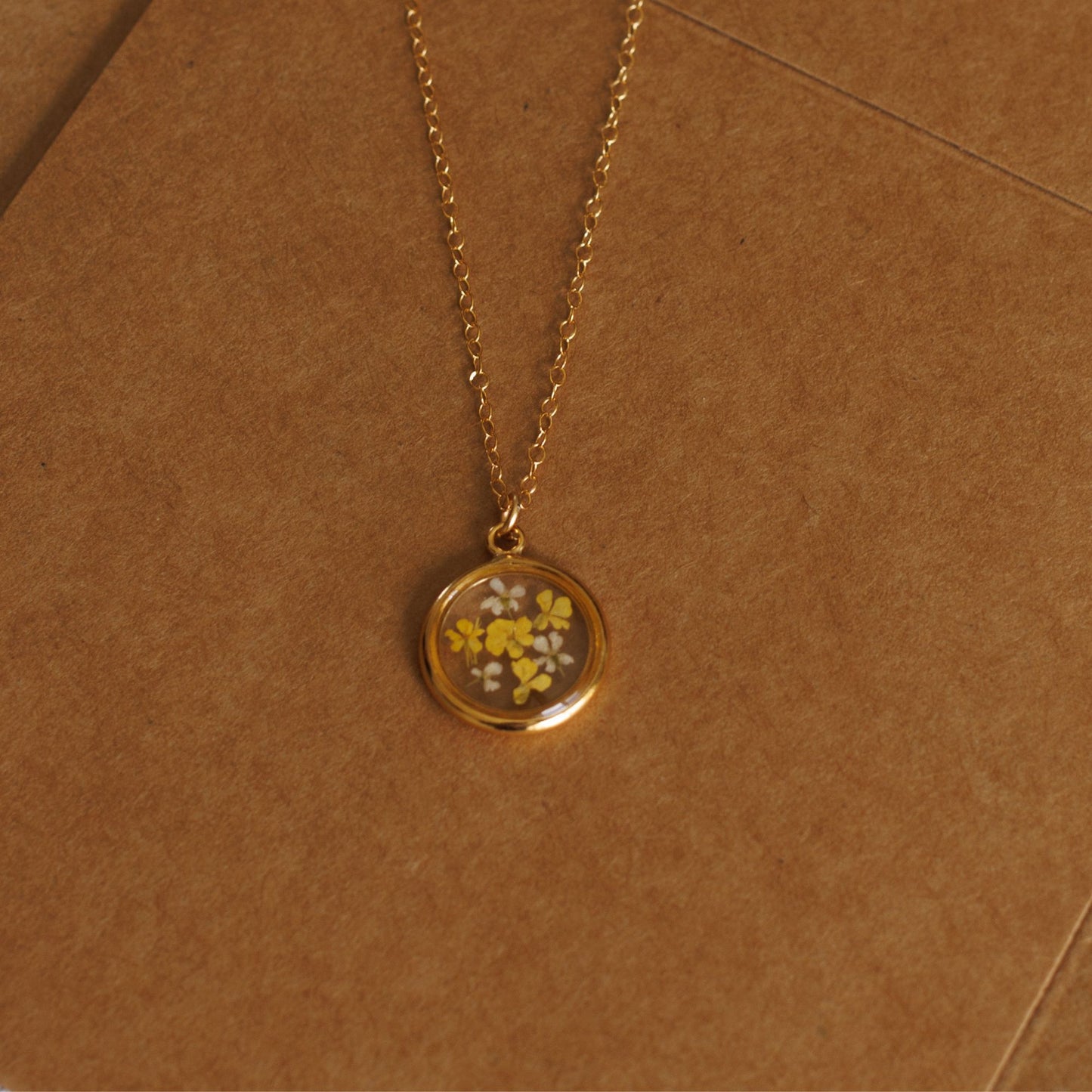 Scattered Multi-Bloom Pendant Necklace