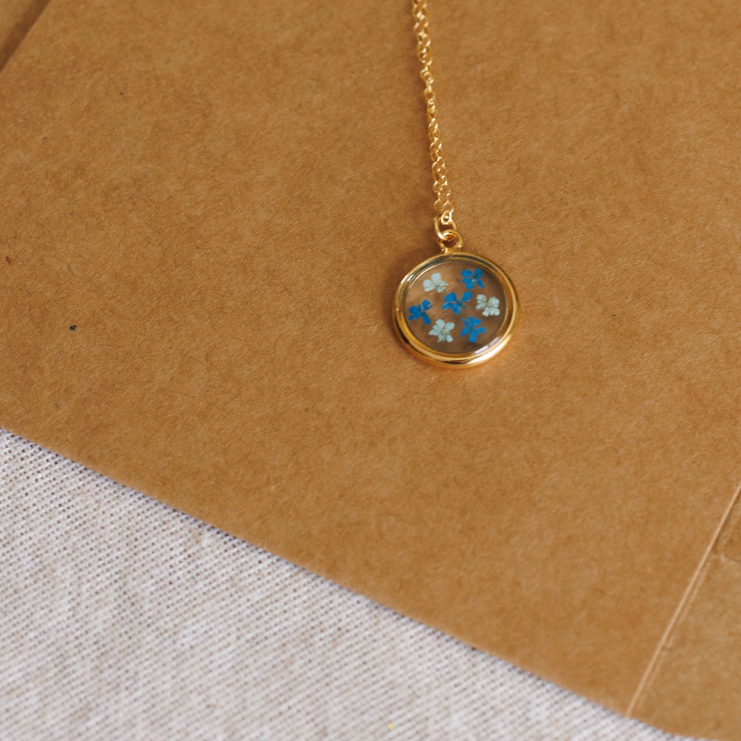 Scattered Multi-Bloom Pendant Necklace